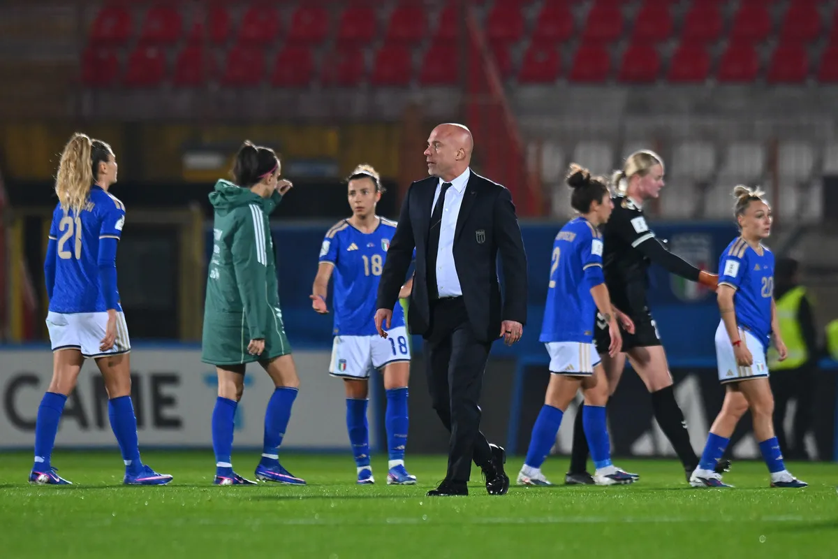 Italia Lumat Serbia 6-0, Peluang Lolos Piala Dunia Kian Terbuka - sumber: (footballitalia)