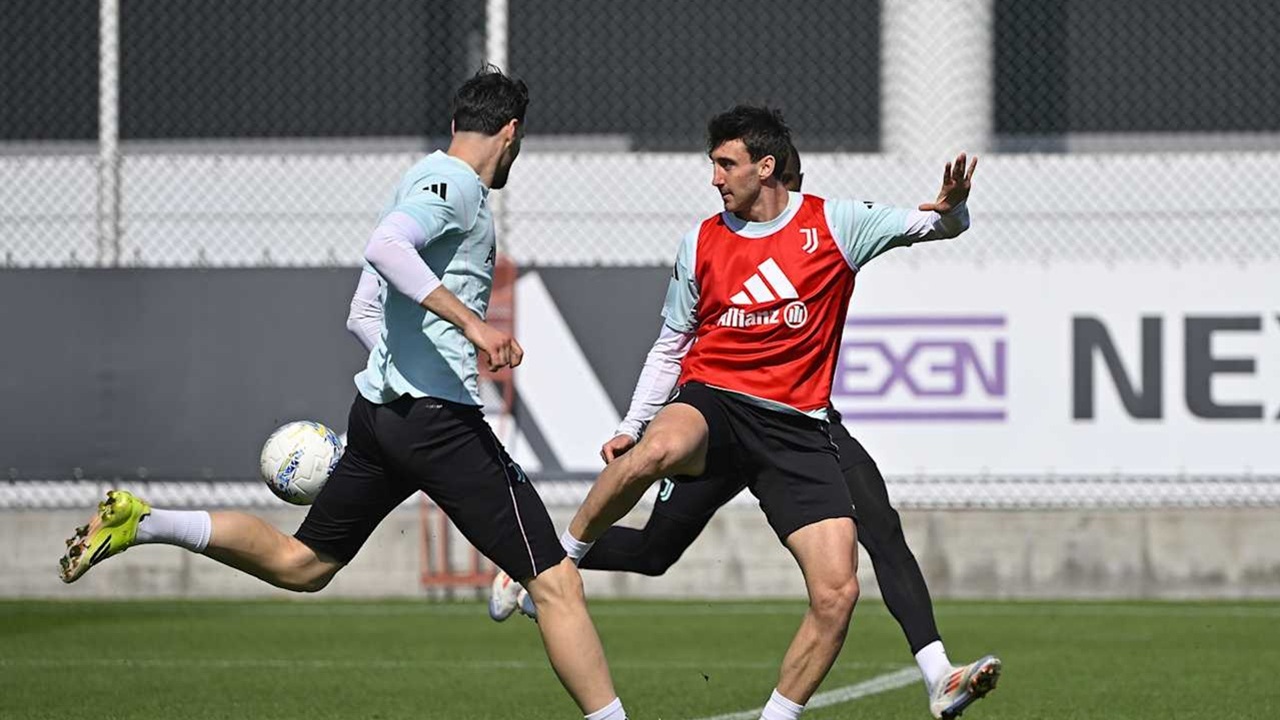 Juventus Bisa Gantikan Andrea Cambiaso dengan Dua Bek Italia