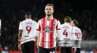 Leo Scienza Diburu Everton, Leeds, dan Aston Villa