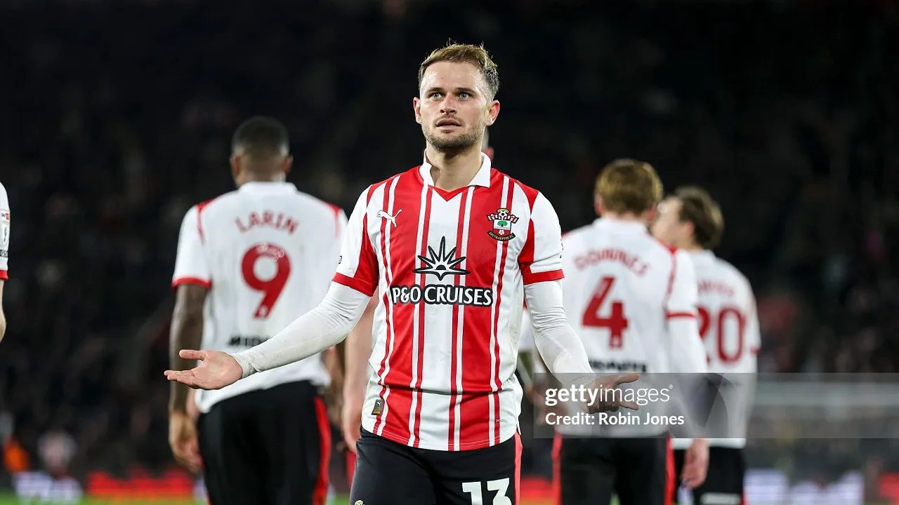 Leo Scienza Diburu Everton, Leeds, dan Aston Villa