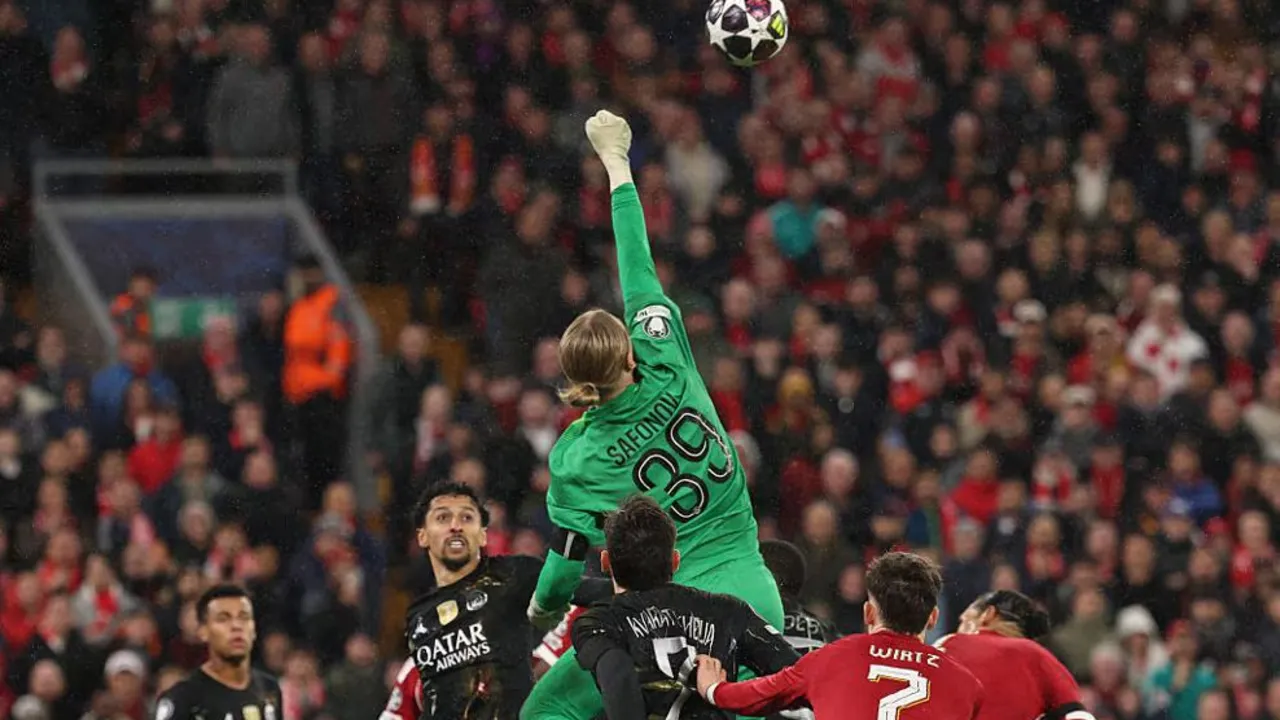 Tekuk Liverpool 2-0, Safonov: Tunjukkan Bahwa PSG ke Anfield Untuk Menang