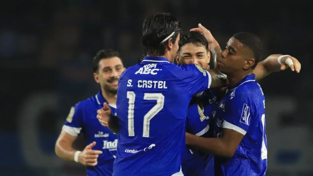 Bojan Hodak Bersabar Tunggu Gol Perdana Sergio Castel - sumber: (ileagueid)