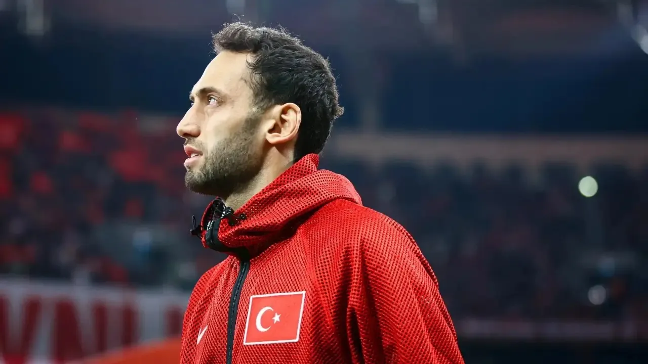 Bukan Karena Galatasaray, Inter dan Hakan Calhanoglu Tunda Negosiasi