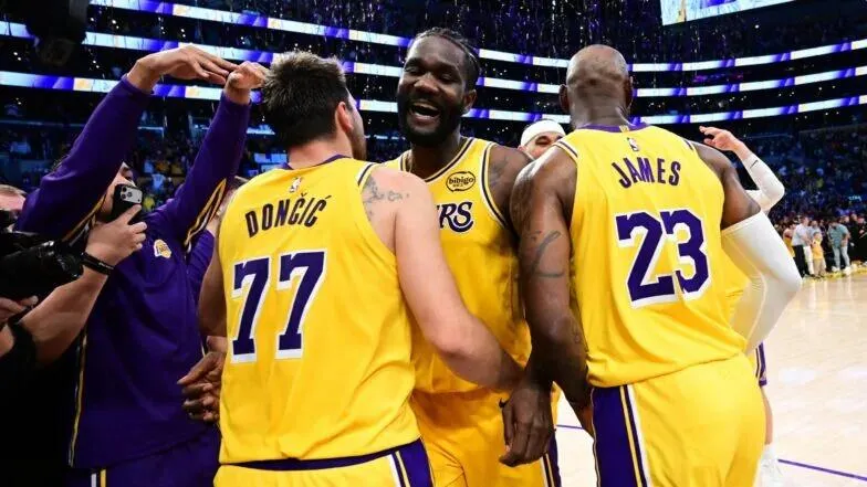 Deandre Ayton Siap Hadapi Debut Playoff Bersama Lakers - sumber: (mainbasket)
