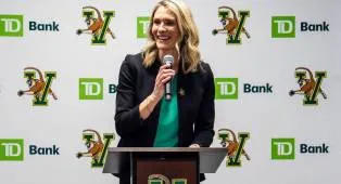 Jadi Pelatih Kepala Putri Vermont Catamounts, Maureen Magarity Ukir Sejarah