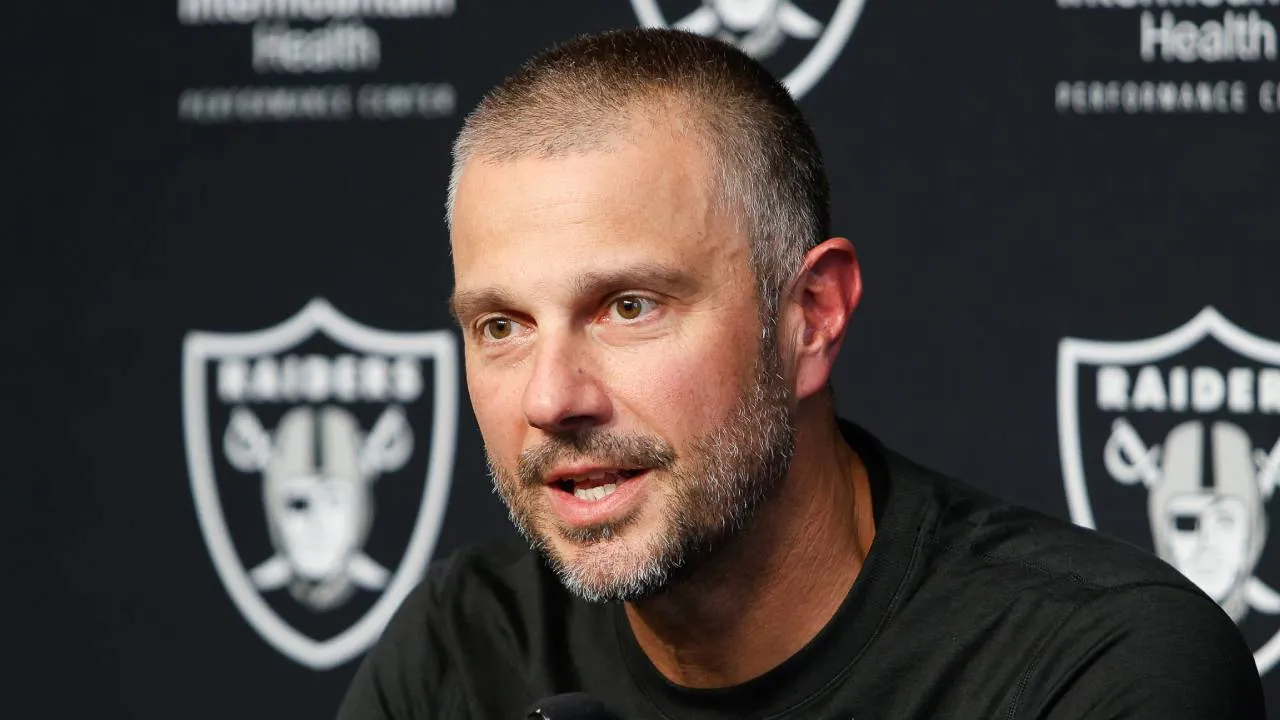 General manager Las Vegas Raiders, John Spytek, menyatakan bahwa beberapa tim telah menghubungi pihaknya untuk membuka peluang trade. (Foto: AP)