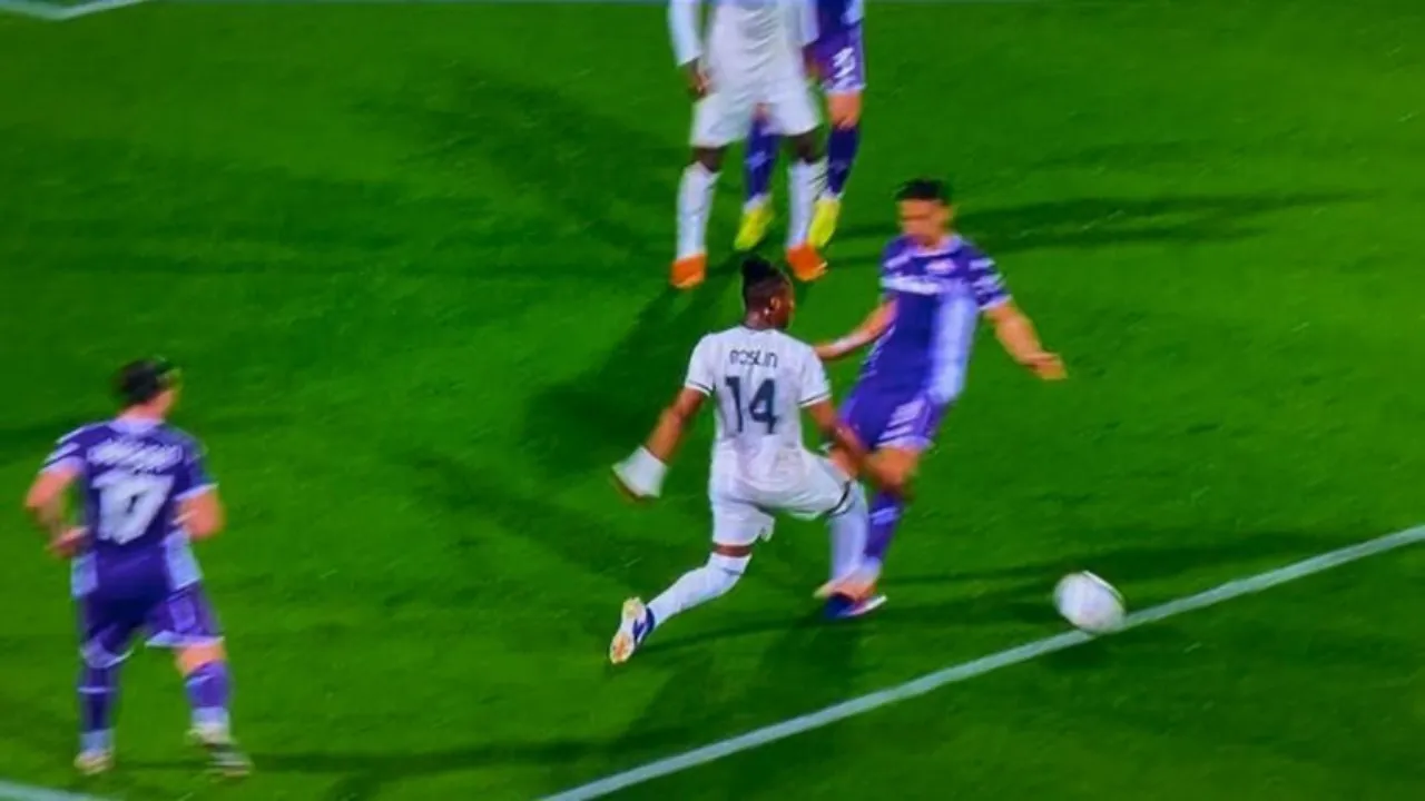 Lazio Dirugikan Dengan Keputusan Wasit Terkait Penalti vs Fiorentina