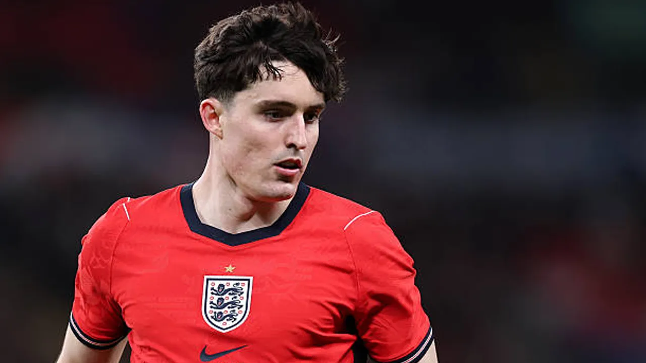 Manchester City Tak Hanya Incar Tino Livramento, Newcastle United Punya Peluang