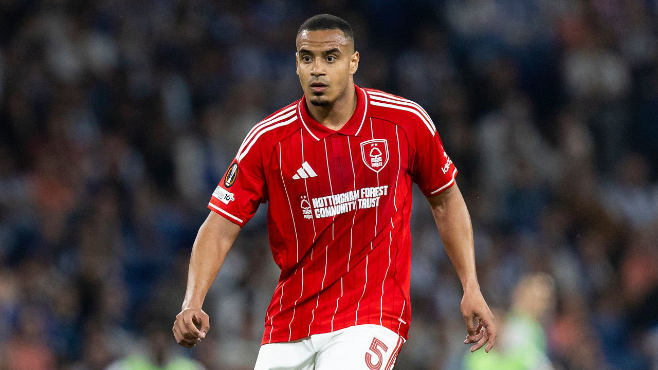 Manchester United Prioritaskan Murillo dibanding Marcos Senesi