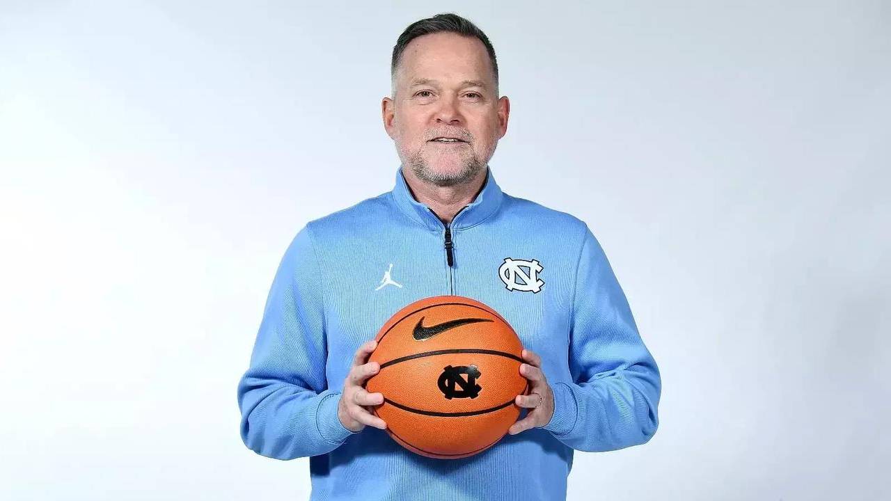 Pelatih Michael Malone Pangkas Roster UNC Tar Heels, Hemat NIL $6 Juta
