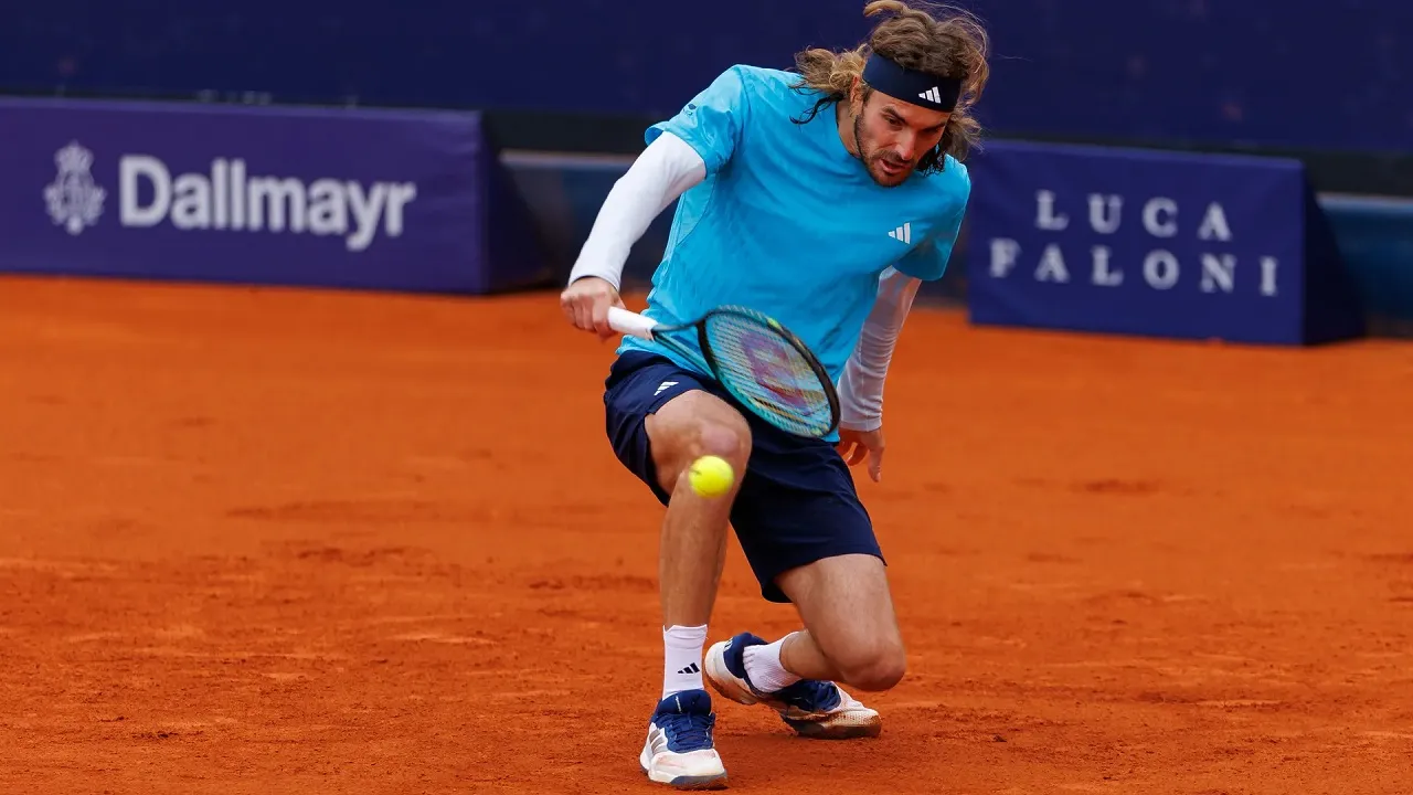 Peringkat Makin Merosot, Stefanos Tsitsipas Siap Lakoni Turnamen Level Rendah