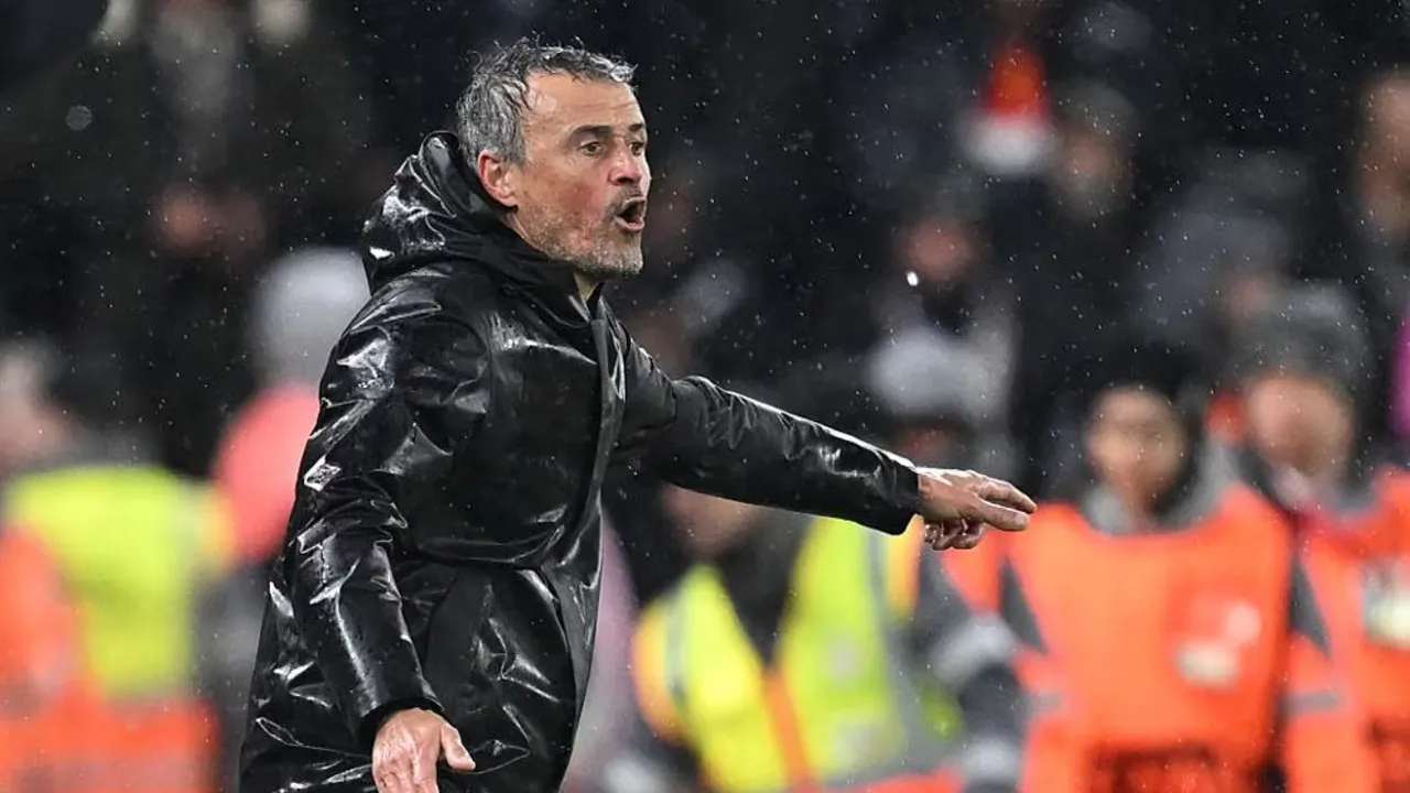 Seandainya Laga Basket, Luis Enrique Akan Minta Time Out Lawan Liverpool