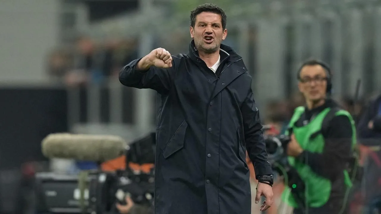 Siapkan Kontrak Baru Untuk Cristian Chivu, Gaji Naik Setara Max Allegri