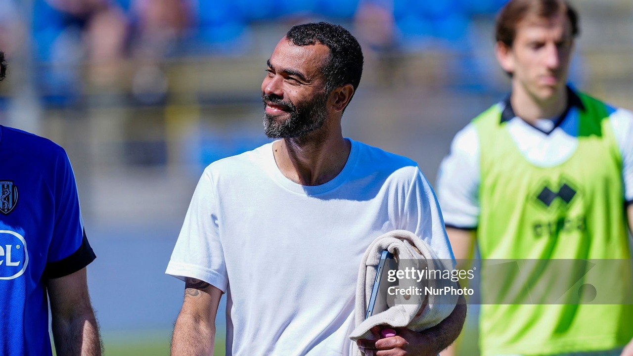 Ashley Cole Akui Sulit Dapat Kesempatan Melatih di Inggris