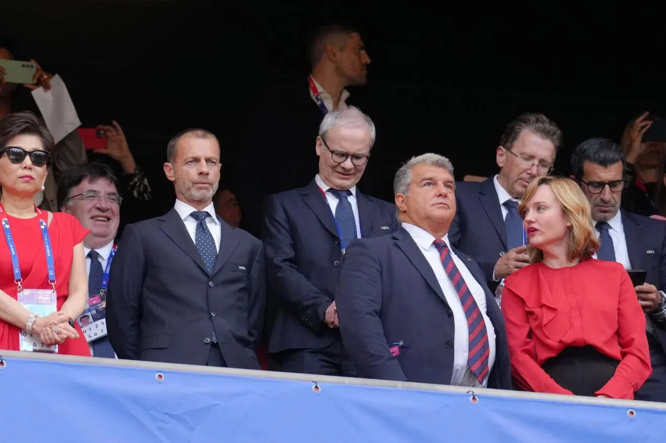 Barcelona Ajukan Keluhan Kedua ke UEFA Mengenai Wasit - sumber: (footballespana)