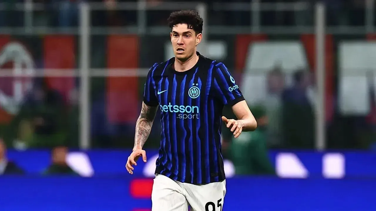 Bukan Cedera, Cristian Chivu Jelaskan Alasan Absennya Alessandro Bastoni