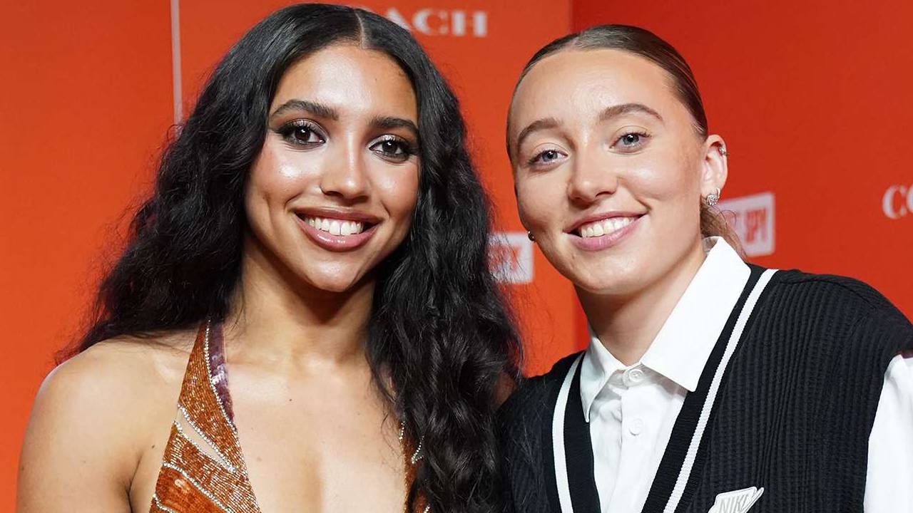 Dallas Wings Hentikan Pertanyaan Soal Hubungan Azzi Fudd dan Paige Bueckers