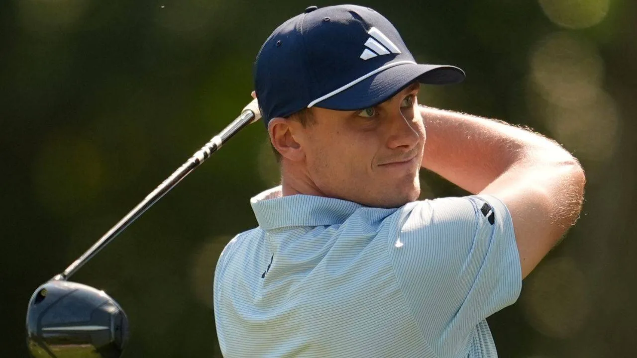 Ludvig Aberg menutup ronde dengan performa solid, unggul satu pukulan atas dua pesaing terdekatnya. (Foto: Golf Digest)