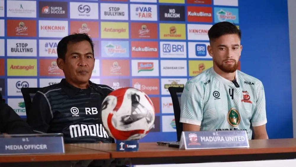 Madura United Siaga Hadapi Ancaman Persebaya yang Bangkit - sumber: (ileagueid)