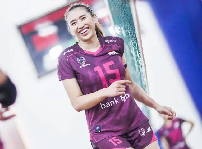 Mama Yolla Yuliana Resmi Perkuat BJB Tandamata di AVC Champions League 2026 - sumber: (blokbojonegoro)