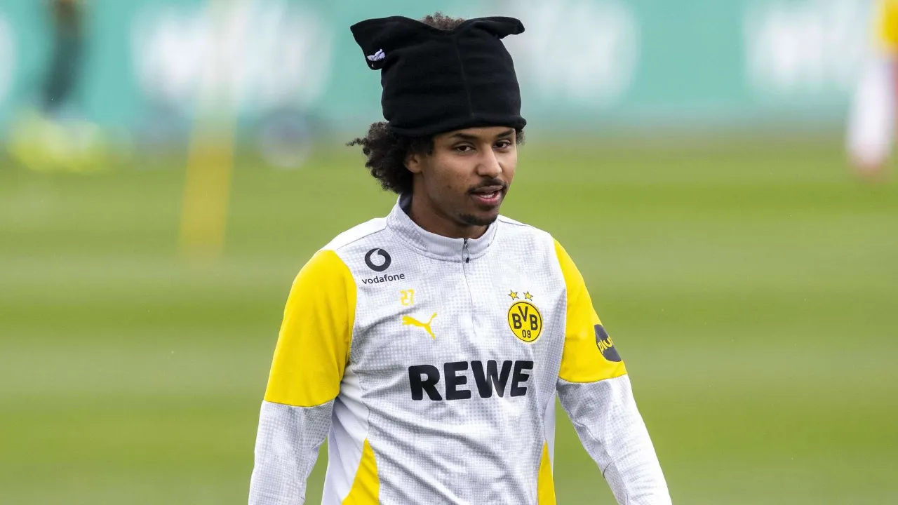 Karim Adeyemi dipastikan absen saat Borussia Dortmund bertandang ke Hoffenheim
