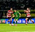 Persebaya Surabaya 1-2 Madura United, Derby Suramadu Milik Tim Tamu