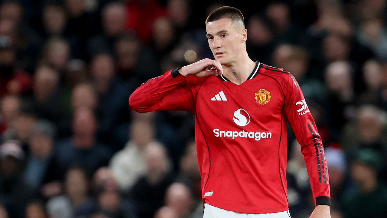 Teddy Sheringham Sebut Benjamin Sesko Layak Jadi Striker Utama MU