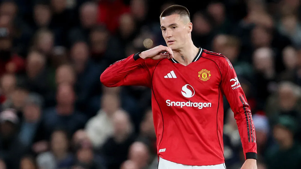 Teddy Sheringham Sebut Benjamin Sesko Layak Jadi Striker Utama MU