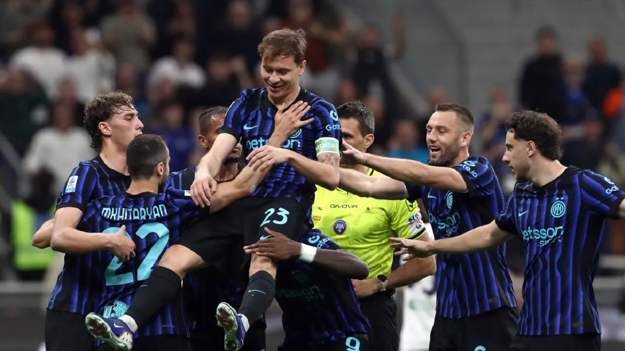 Aksi Kocak Thuram Paksa Nicolo Barella Tersenyum Pasca Cetak Gol Indah