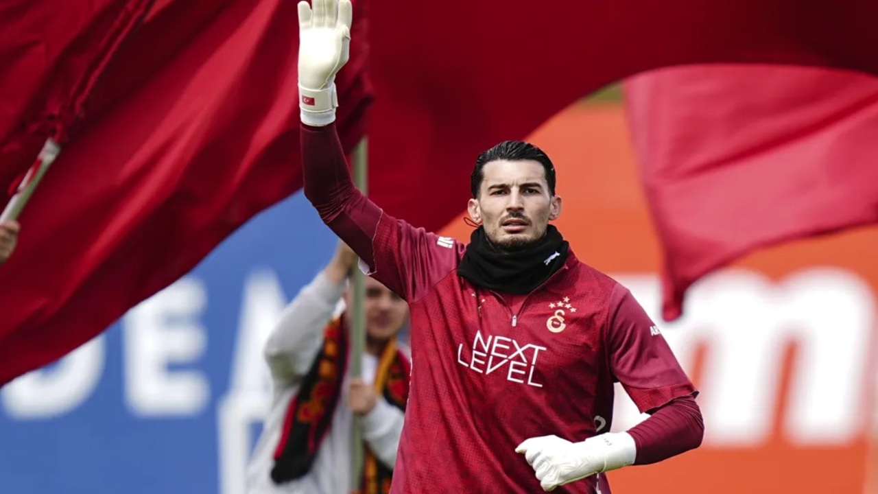 Bayern Munich Dikabarkan Tertarik Boyong Kiper Galatasaray