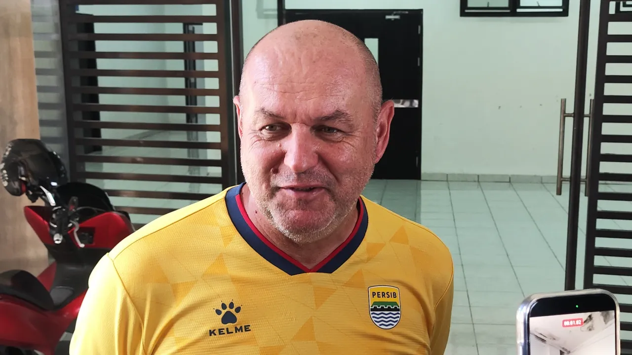 Pelatih Persib, Bojan Hodak