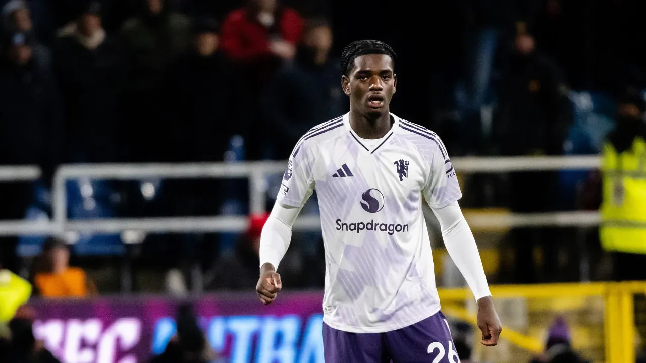 Darurat Bek! Carrick Siap Pasang Ayden Heaven di Laga Panas vs Chelsea