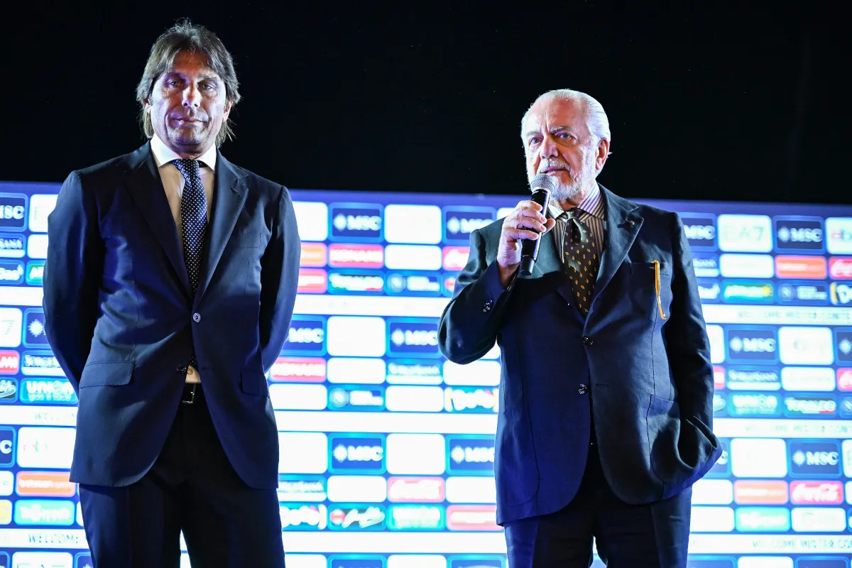 De Laurentiis Kebut Pertemuan dengan Conte untuk Bahas Masa Depan Napoli - sumber: (footballitalia)