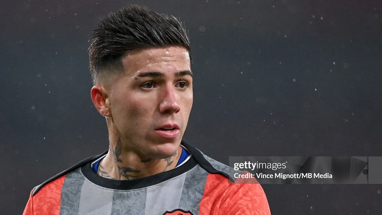 Enzo Fernandez Kembali, Disarankan Bertahan di Chelsea