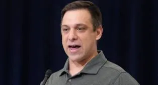 GM Chiefs Brett Veach Prediksi Banyak Pertukaran di Draft NFL 2026