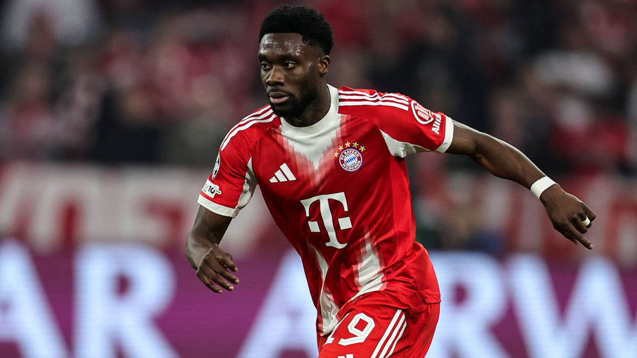 Kabar Alphonso Davies ke MU Ternyata Hanya Rumor, Ini Penjelasannya
