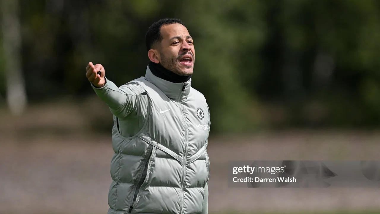 Lawan MU, Liam Rosenior Minta Chelsea Cetak Gol Lebih Dulu