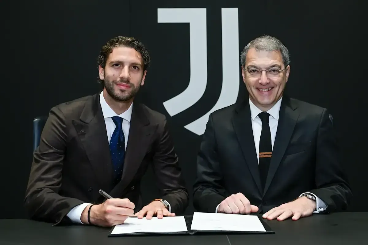 Locatelli Perpanjang Kontrak Jangka Panjang Bersama Juventus - sumber: (footballitalia)