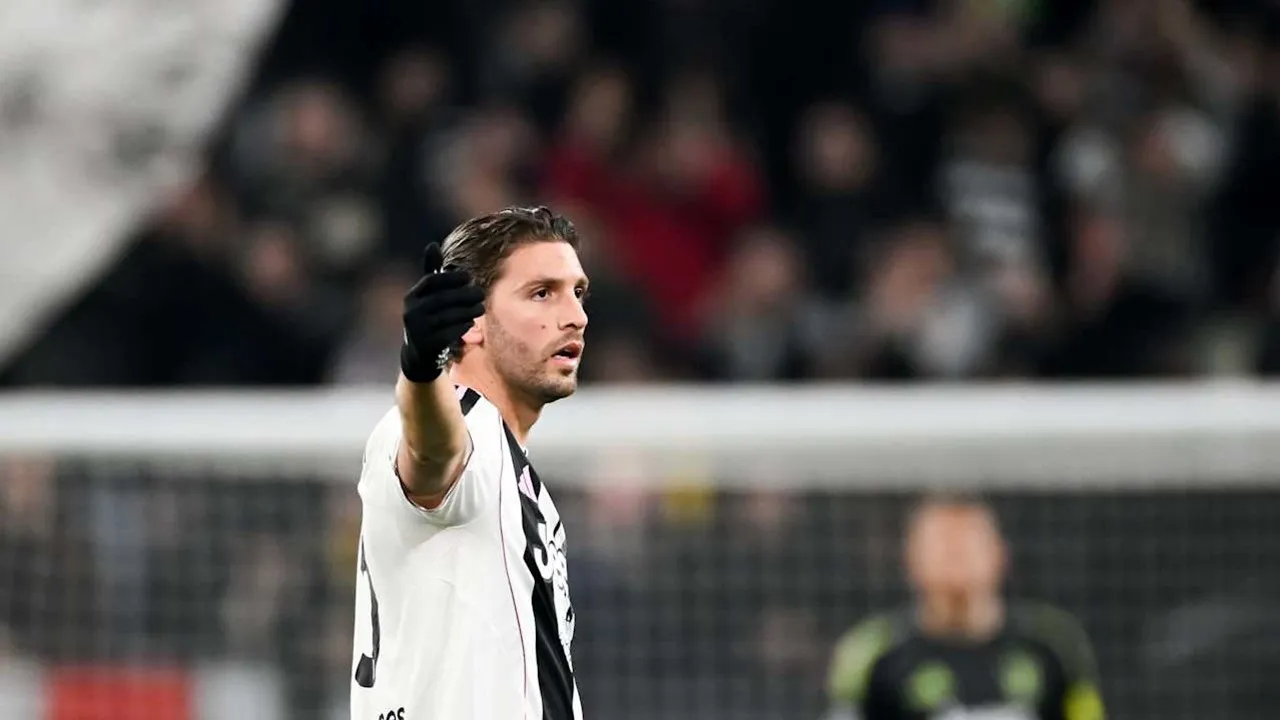 Manuel Locatelli Ungkap Caranya Bereaksi terhadap Cemoohan