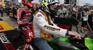 Nicolo Bulega Pastikan Baik-baik Saja Usai Kecelakaan di Superpole