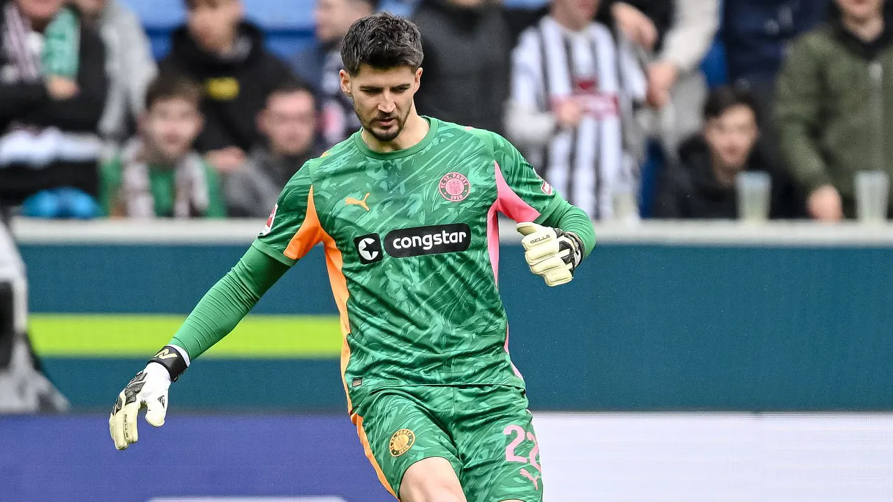 Nikola Vasilj Kecewa Penalti Gagalkan Kemenangan St Pauli atas Koln