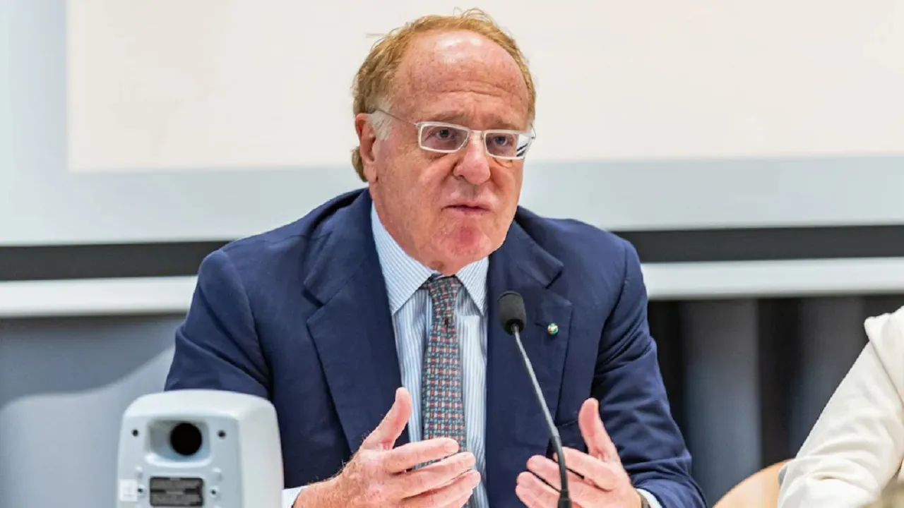 Paolo Scaroni Beri Dukung Giovanni Malago Sebagai Calon Presiden FIGC