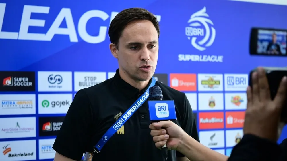 Paul Munster Beri Arahan Penting pada Pemain Bhayangkara FC Pasca Kemenangan atas PSIM - sumber: (ileagueid)