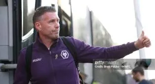 Rob Edwards Nilai Performa Leeds Lebih Baik dari Posisi di Klasemen