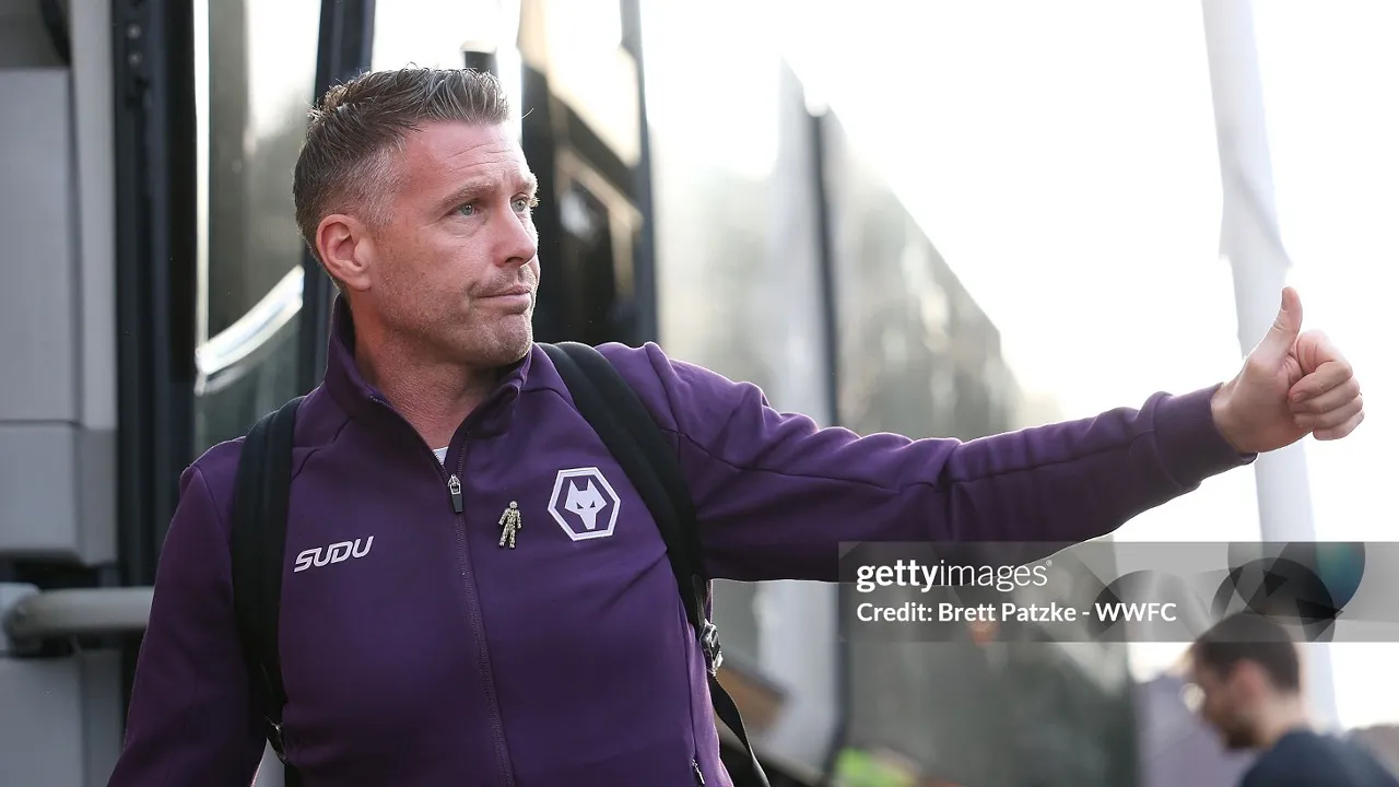 Rob Edwards Nilai Performa Leeds Lebih Baik dari Posisi di Klasemen