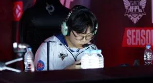 RRQ Taklukkan EVOS di Derbi Klasik MPL ID S17 W4