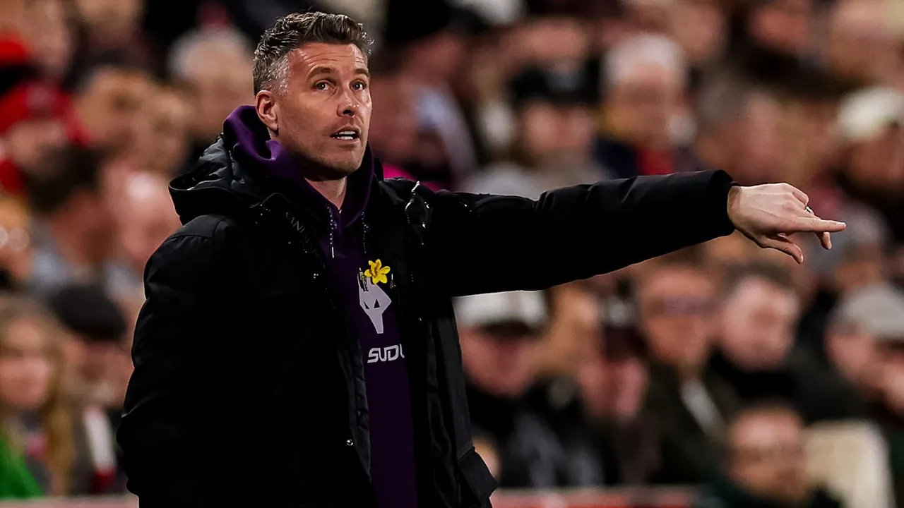 Wolves di Ujung Tanduk, Rob Edwards Minta Tim Tetap Berjuang