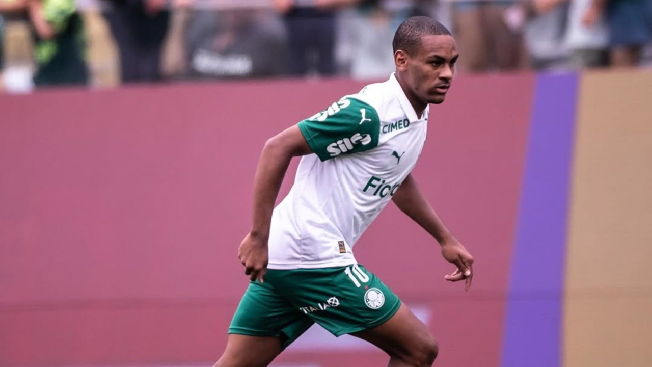 Barcelona Menjalin Kontak dengan Palmeiras Bahas Conceicao