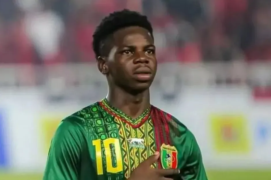 Barcelona Ungguli Chelsea Dapatkan Gelandang Berbakat - sumber: (footballespana)