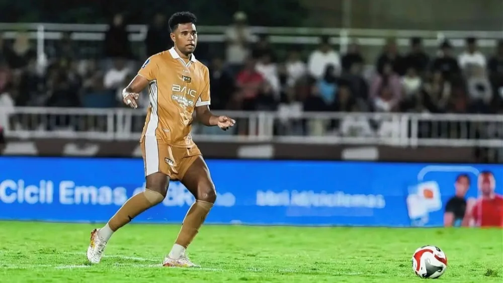 Brian Fatari Siap Hadapi Kekuatan Serangan Persib - sumber: (ileagueid)